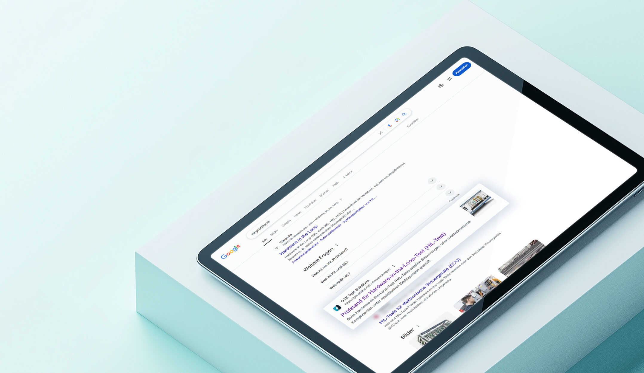 Tablet zeigt einen Screenshot der Google-Suchergebnisseite für das Keyword "hil prüfstand", GTS rankt an zweiter Stelle gleich hinter Wikipedia
